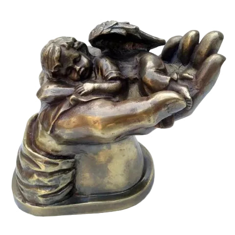 Cherub's Cradle Urn